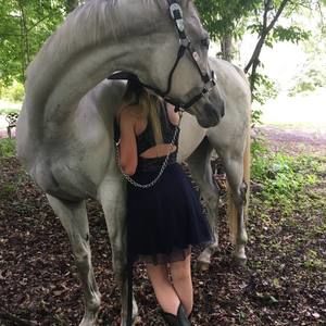 Meet your Posher, Ashley